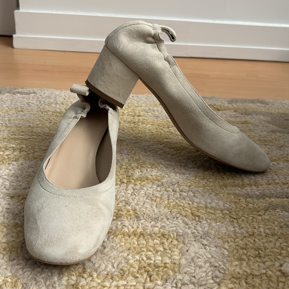 Everlane Ivory suede pumps